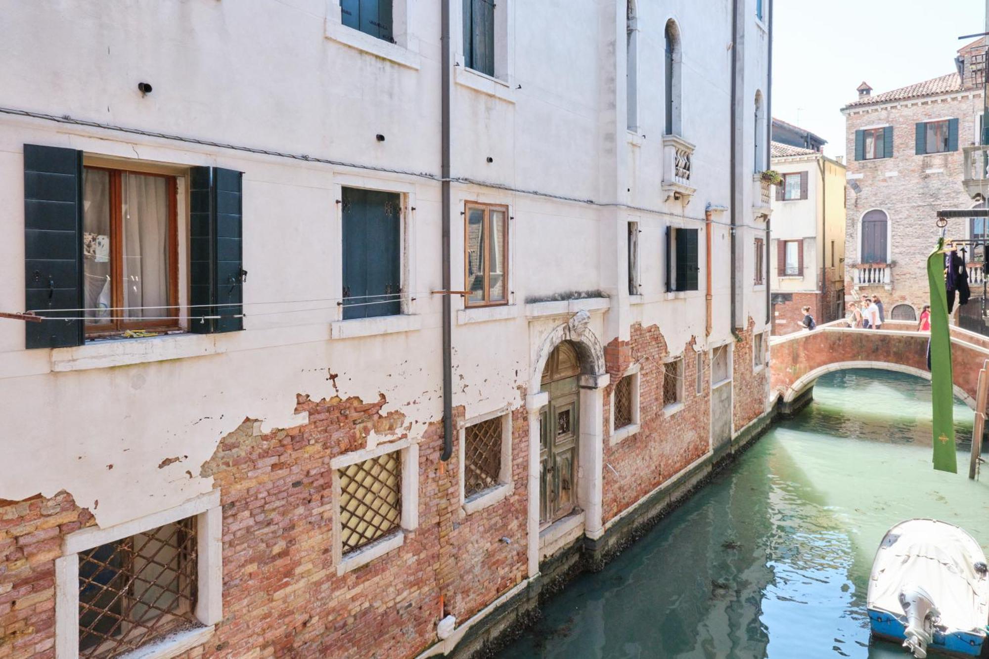 Lustraferi Apartment Venesia Bagian luar foto